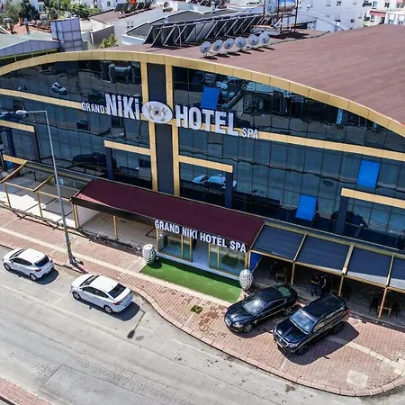 Hotel Grand Niki &