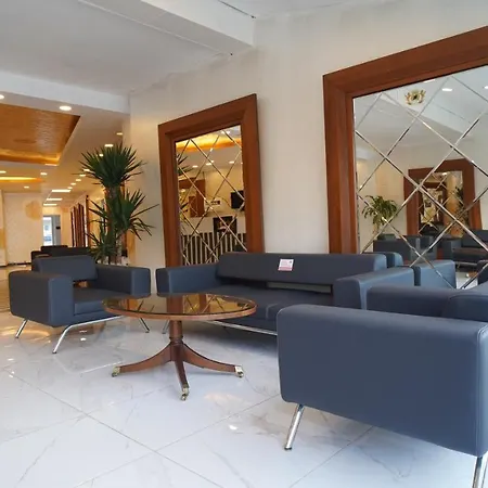 Hotel Grand Niki &