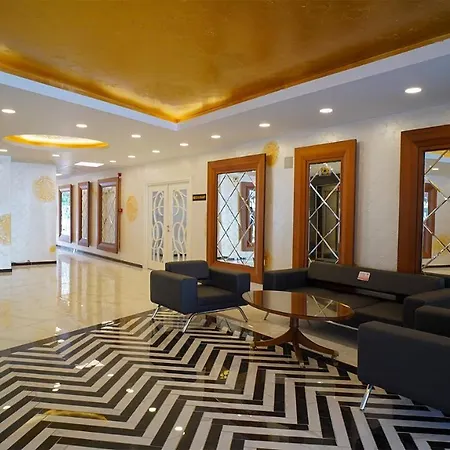 Hotel Grand Niki & *