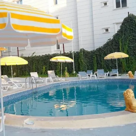 Grand Niki & Hotel *