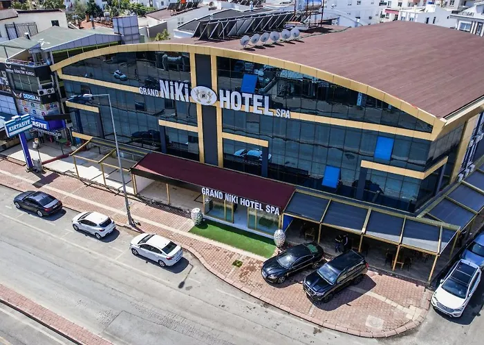 Hotel Grand Niki &