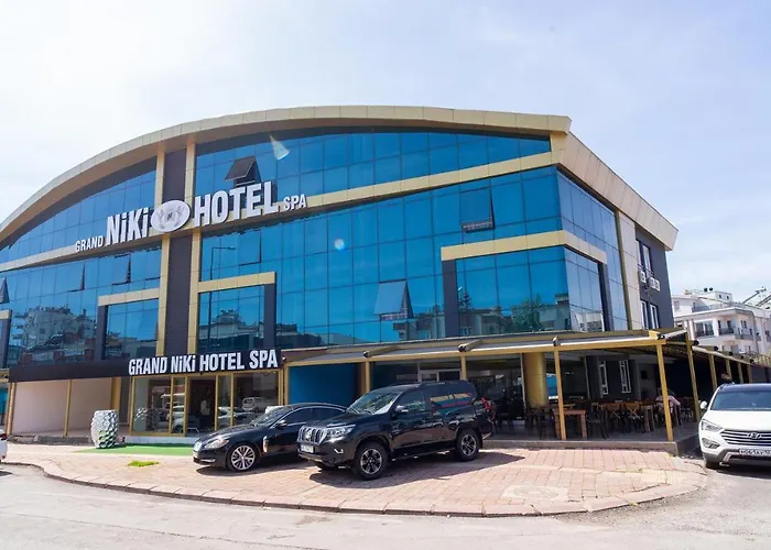 Grand Niki & 호텔