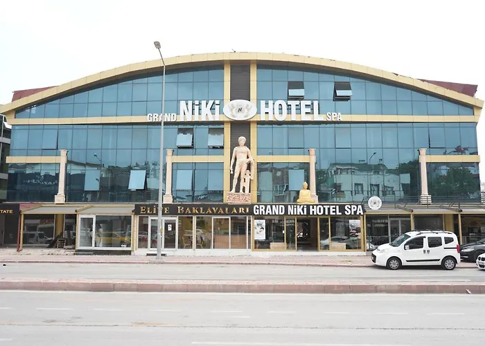 Grand Niki & *