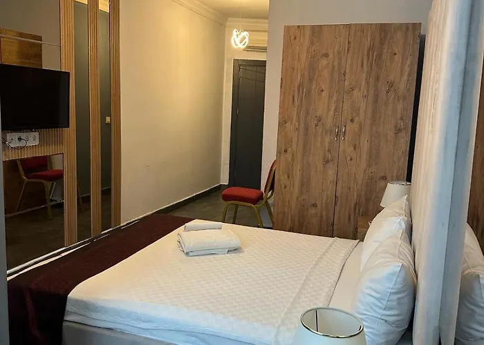 Hotel Grand Niki &
